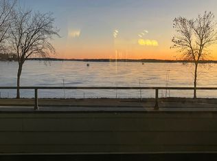 5 Shoreline Pl, Spring Park, MN 55384