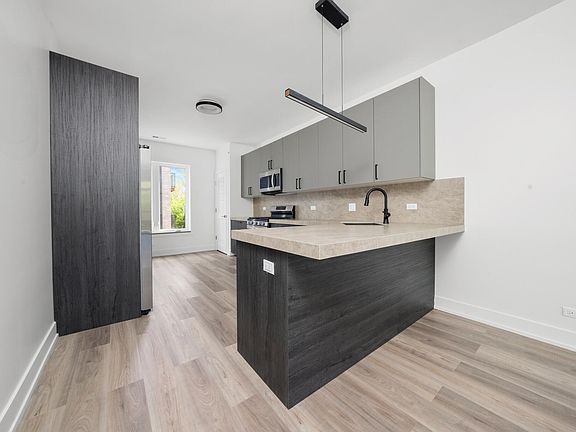 2nd image of 2030 Greenwood St #202