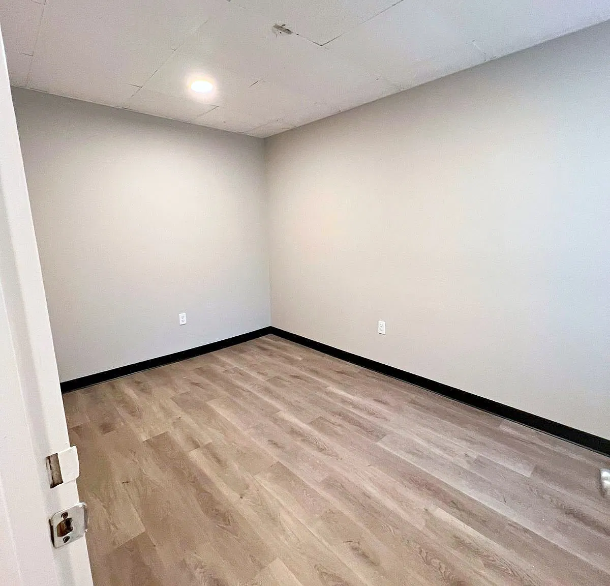 2 bed, 954 sqft, $1,300 — Photo 3