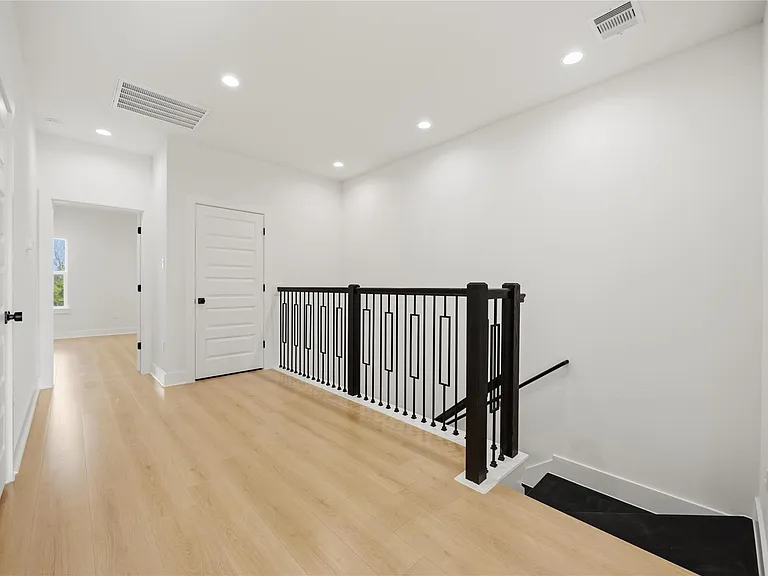 8210 Lawler St #A — Photo 11