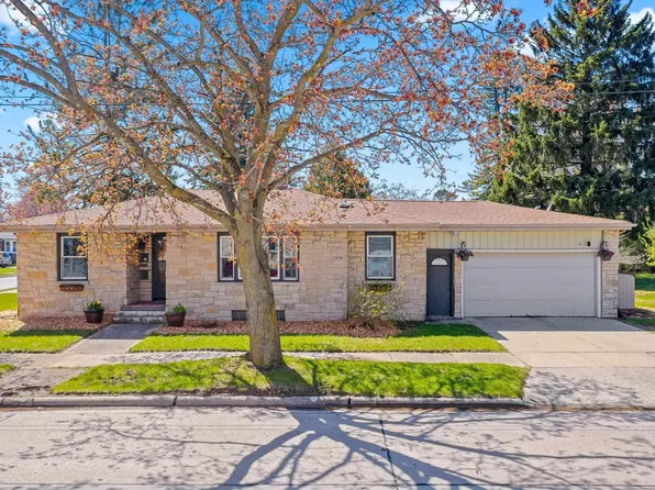 3002 Prairie St, Two Rivers, WI 54241