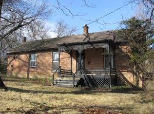 422 Harrison Ave, Charleston, IL 61920