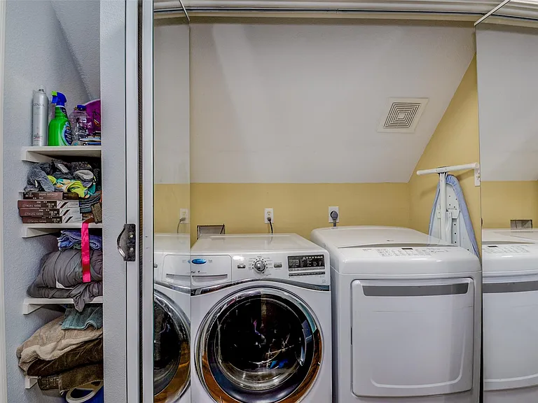 1310 Asbury St — Photo 21