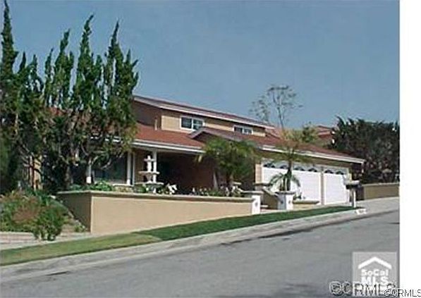 2nd image of 5213 E Rolling Hills Dr
