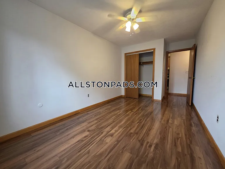 28 Brentwood St #7 — Photo 6