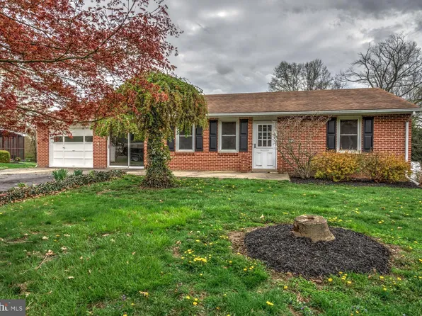 1724 Pennsylvania Ave, Lancaster, PA 17602