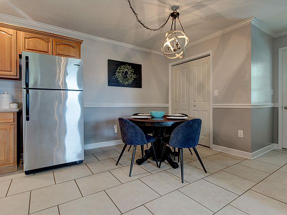 5th image of 117 Westfield Dr