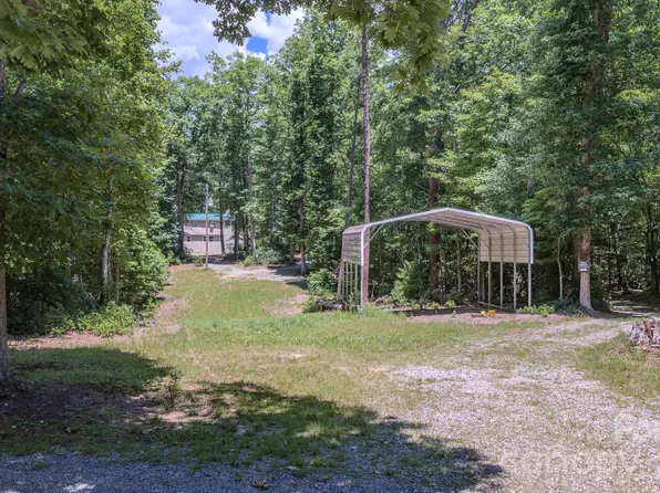 2455 Whisper Wind Ln, Morganton, NC 28655