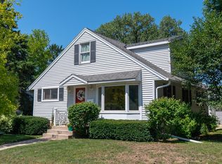 1030 E Hampton Rd, Whitefish Bay, WI 53217