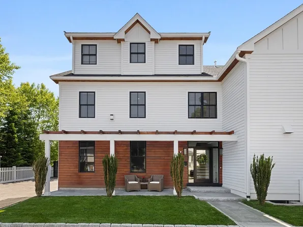 9 Pearl St, Watertown, MA 02472