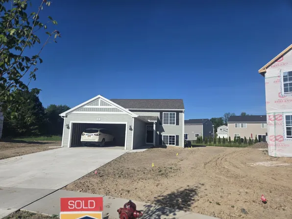531 Hawk Wood Ct, Cedar Springs, MI 49319