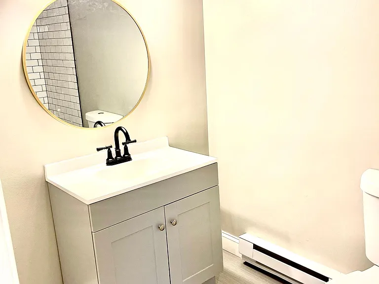 110 Railroad Ave #7 — Photo 3