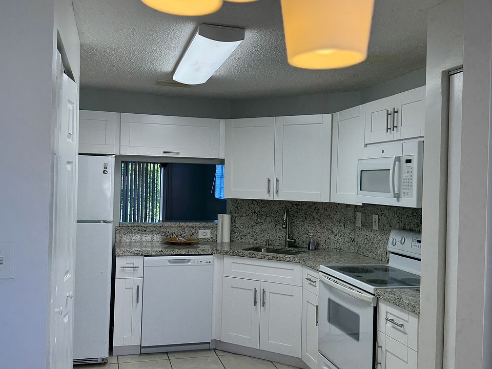1st image of 10022 Hammocks Blvd APT 101