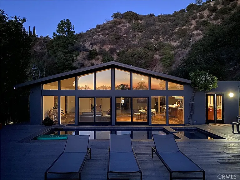 2420 Bowmont Dr — Photo 1