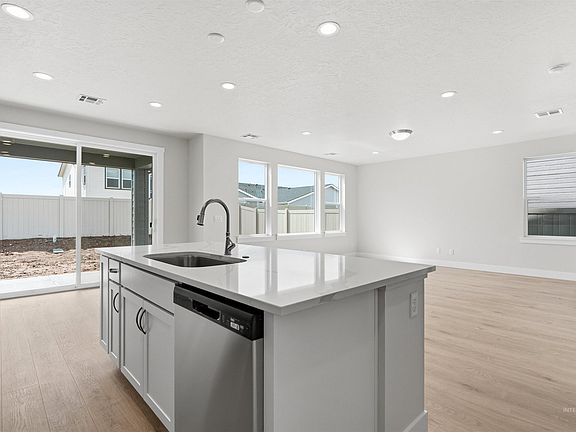 5th image of 5591 W Aralia Dr