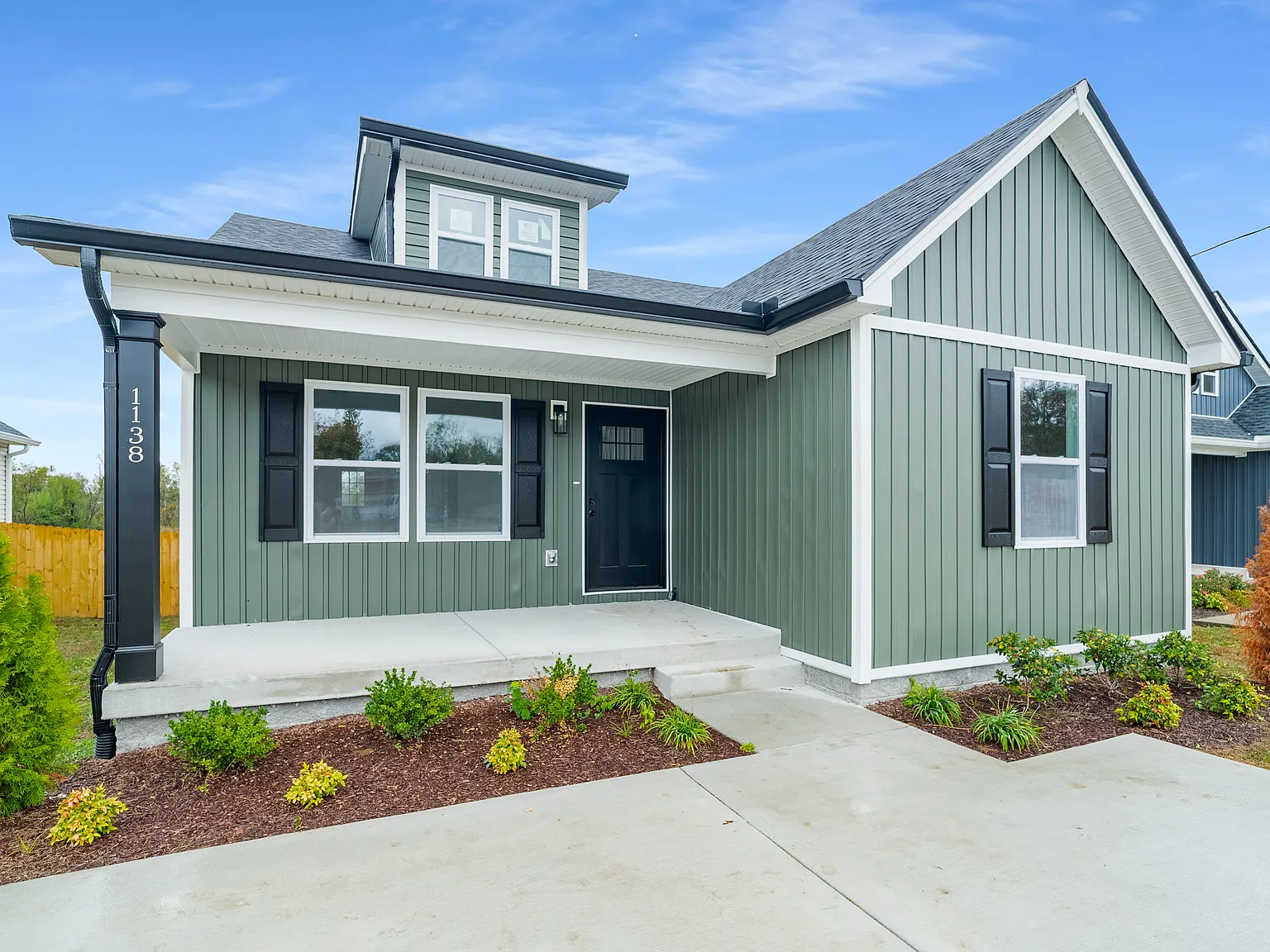3 bed, 1400 sqft, $2,345 — Photo 1