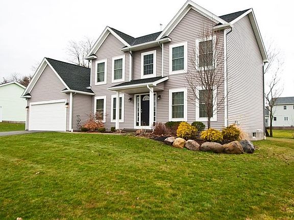2nd image of 7 Wedgewood Ct