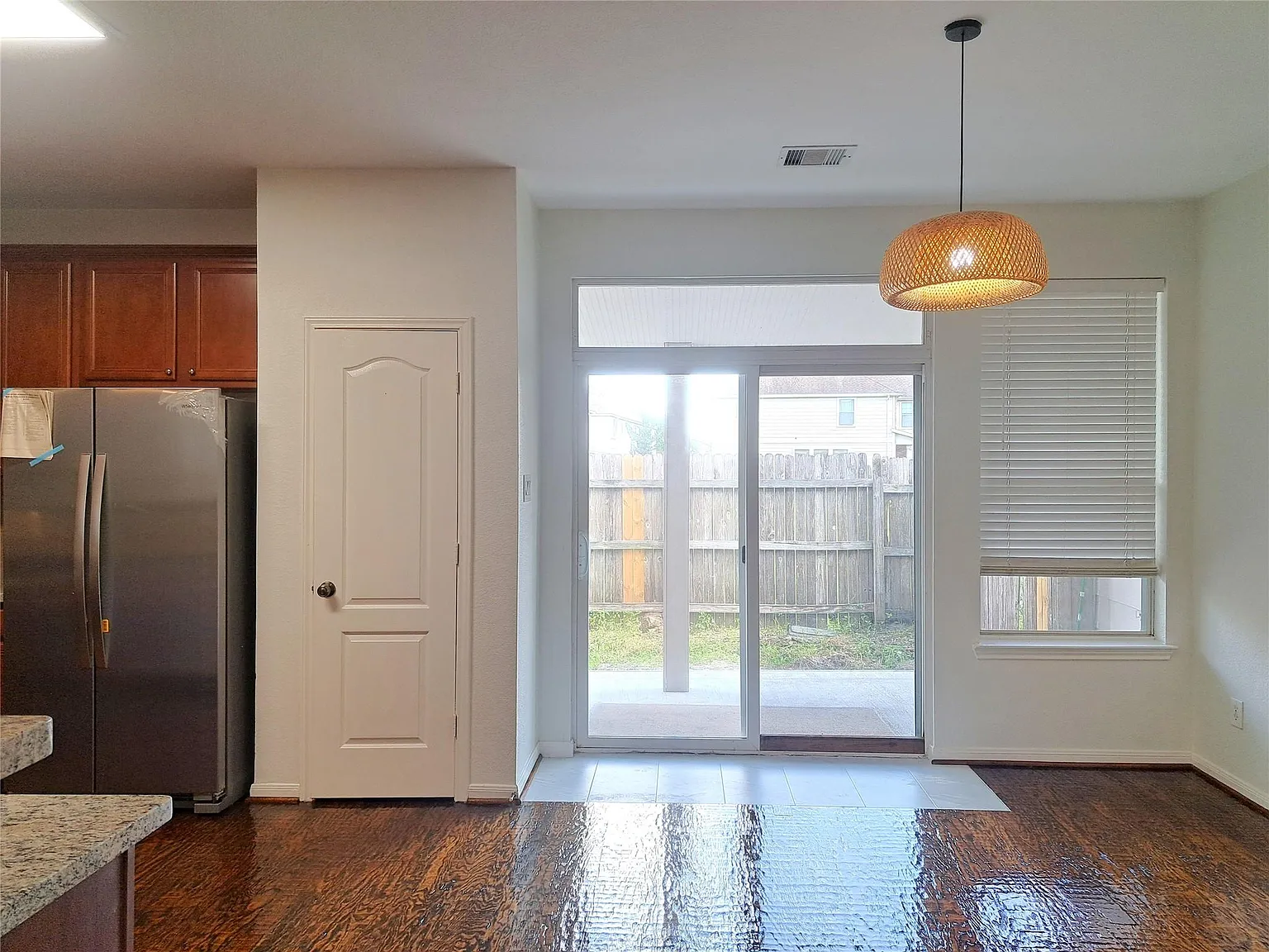 3 bed, 2.5 bath, 1547 sqft, $1,785 — Photo 3