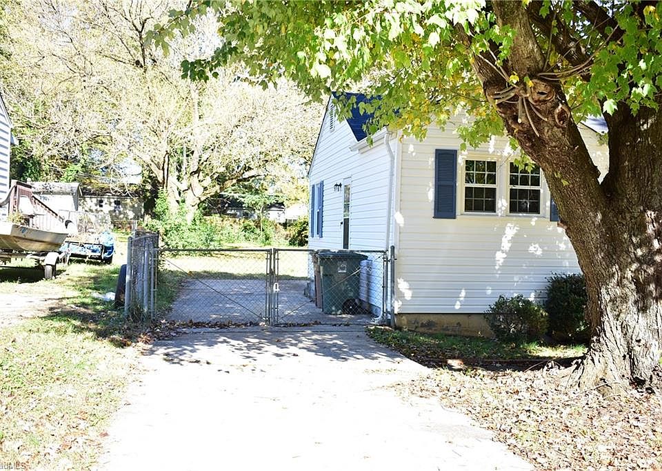 1st image of 1313 Woodside Dr