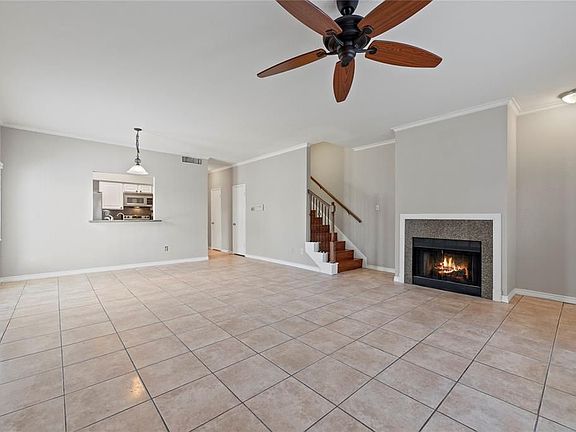 4th image of 524 Wilcrest Dr #524