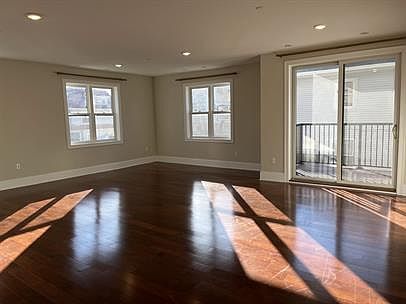 3rd image of 18 Johnson Ave APT 3