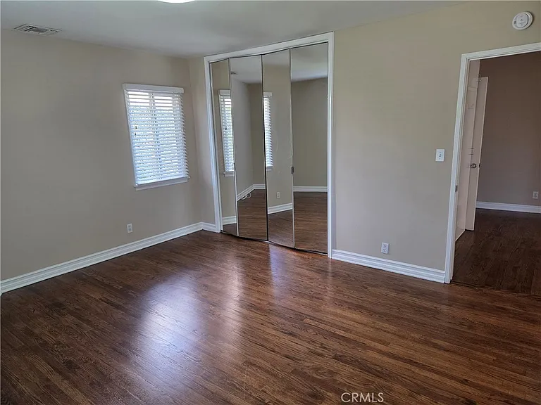 15219 Wyandotte St — Photo 18