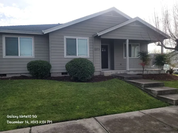 2373 Kamerin Ln, Medford, OR 97501