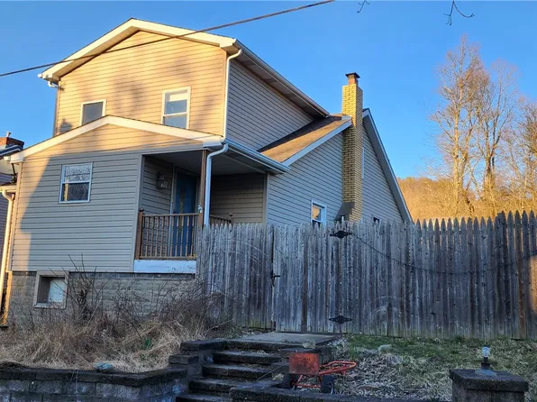 653 Sawyer Ln, Apollo, PA 15613