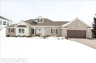 8674 24th Ave photo 1