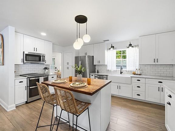 3rd image of 1700 DUNCAN COURT
