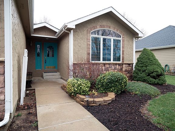 3rd image of 631 Arrowhead Ln
