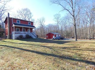 113 Midlake Dr, Milford, PA 18337