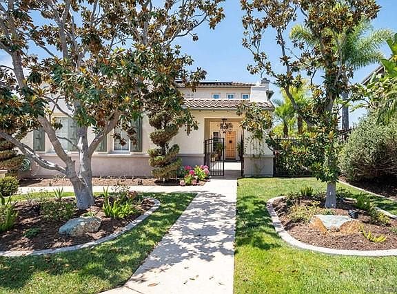 Peaceful and Lush Entry on Quiet Cul-de-Sac