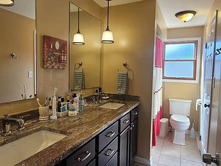 914 Bradford Ln — Photo 17