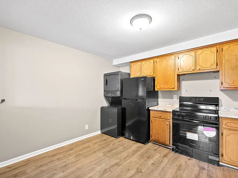 2 Bedroom Apartment For Rent Near Post! — Photo 29