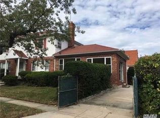 16703 14th Rd, Beechhurst, NY 11357