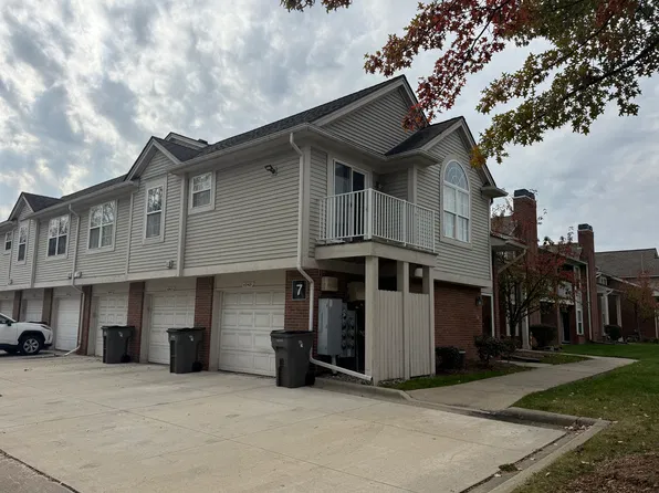 43421 Claremont Dr E, Clinton Township, MI 48038
