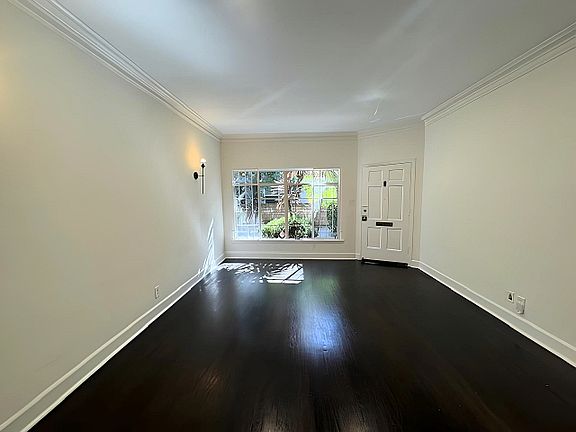 3rd image of 107 3/4 N Sweetzer Ave
