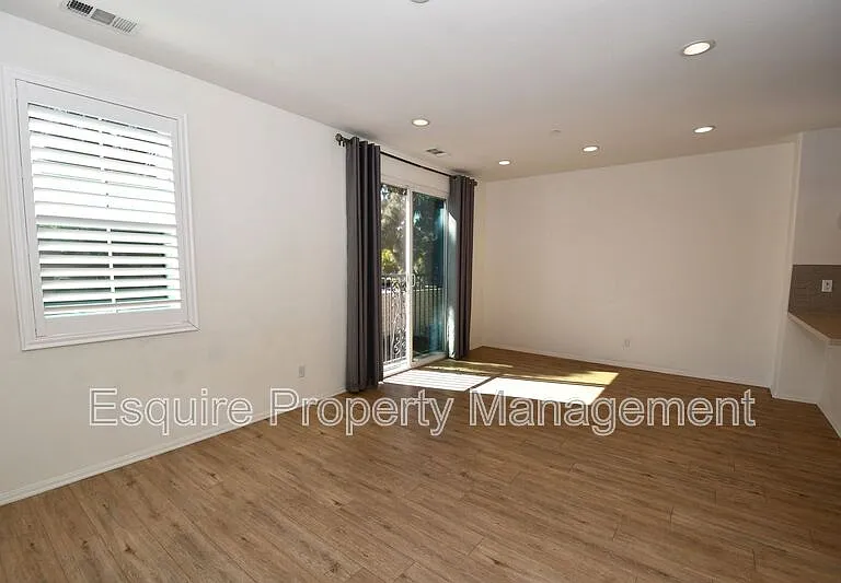 433 Castiano St — Photo 16