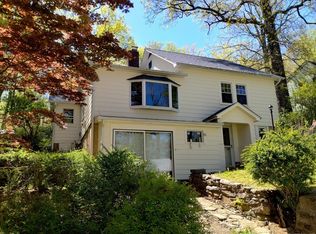 15 Laurel St, Chester, CT 06412