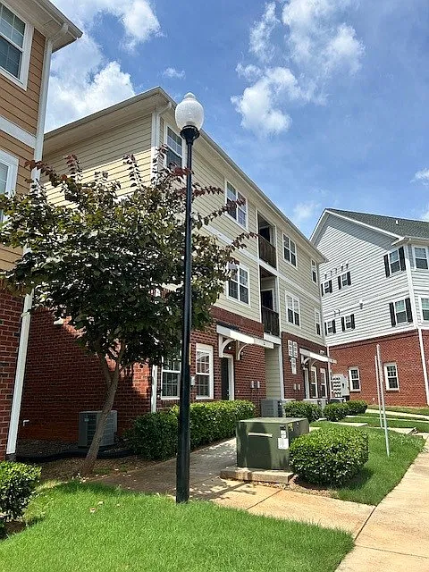 1 bed, 606 sqft, $1,225 — Photo 1