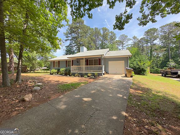 2nd image of 35 Pleasant Valley Rd