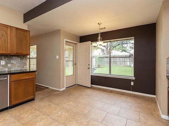 3rd image of 3811 Apple Hollow Ln