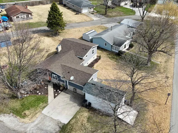 624 N 5th St, North Webster, IN 46555