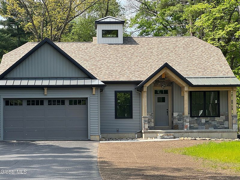3rd image of 561 Lake Road