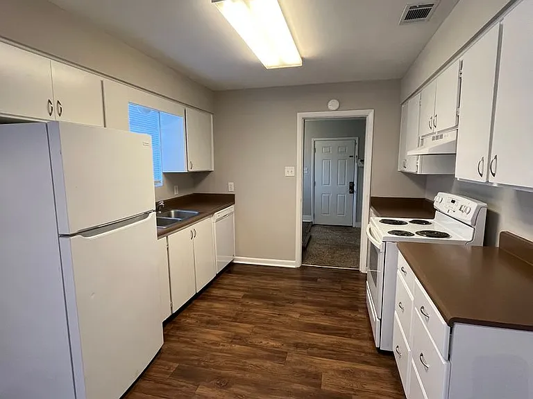 718 Atlanta St — Photo 4