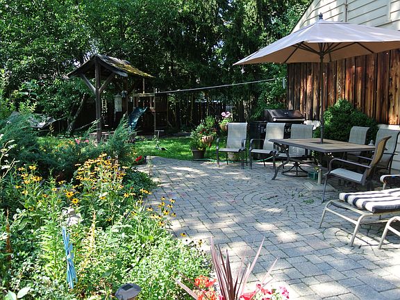 Landscaped family/pet safe exterior