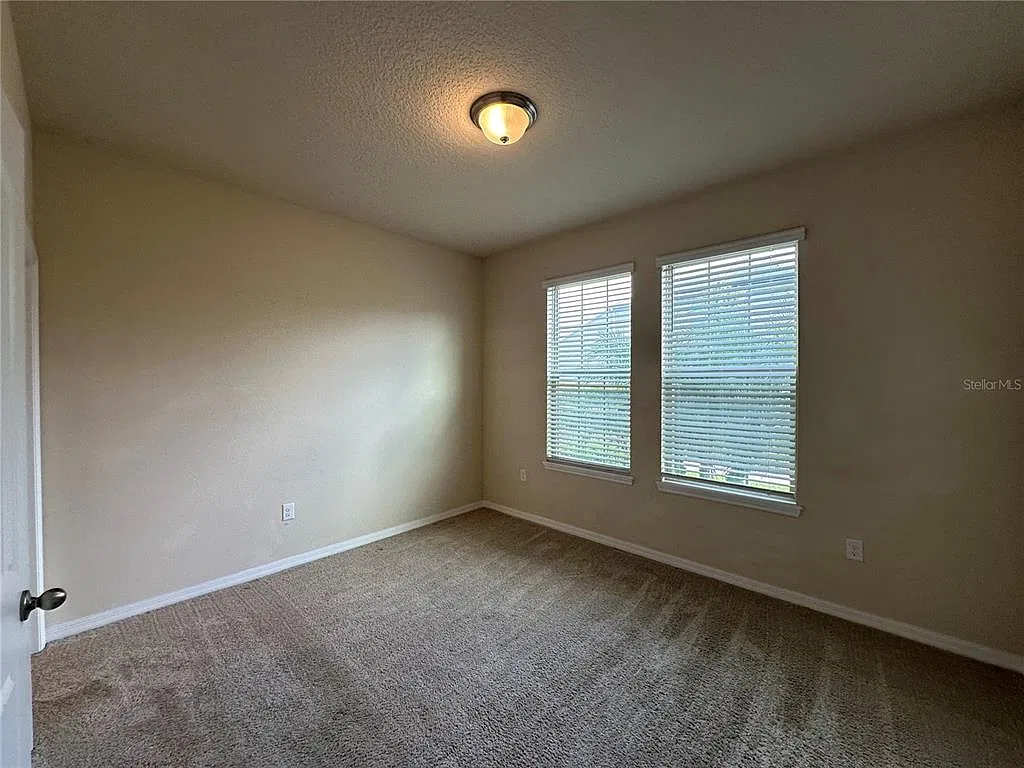 4 bed, 3.5 bath, 2477 sqft, $3,200 — Photo 3