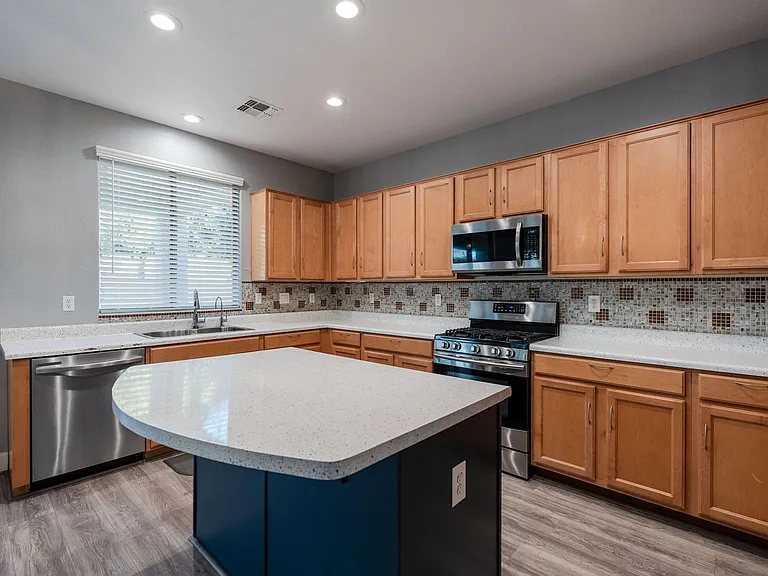 1546 E Nightingale Ln — Photo 21