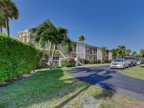 3rd image of 2111 NE 56th Street #203